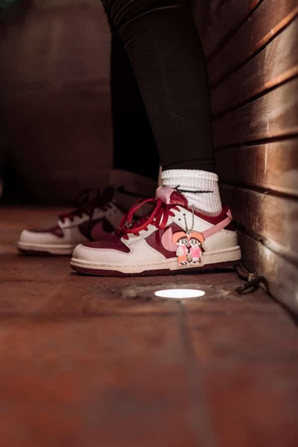 Old money sneaker für herren: stilvolle eleganz entdecken